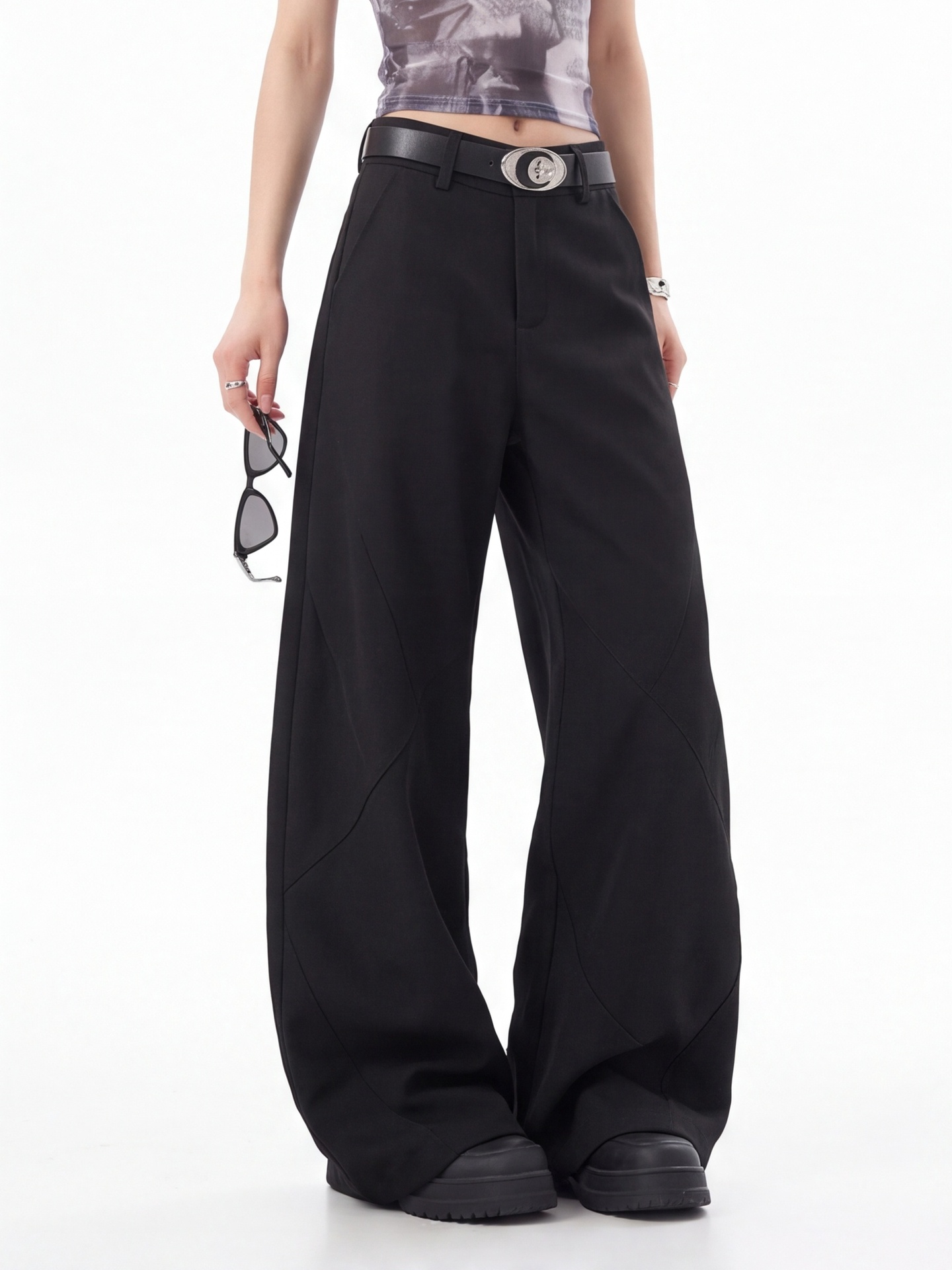 Tailored Trouser Wide - กางเกงเอวสูงสีดำสำหรับผู้หญิง แบรนด์ Ant กางเกงสูททรงเข้ารูป ความยาวถึงพื้น ทรงขากว้าง