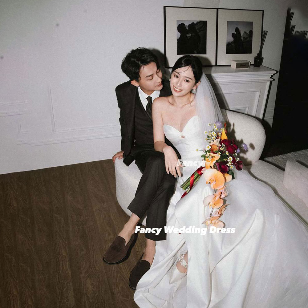 Lace Dress - ชุดแต่งงานเจ้าหญิงแสนสวยสไตล์เกาหลี ถ่ายรูปแบบ A-Line ผ้าซาตินเนื้อนุ่ม ชุดเจ้าสาวหลังรัดเชือก ปรับแต่งได้