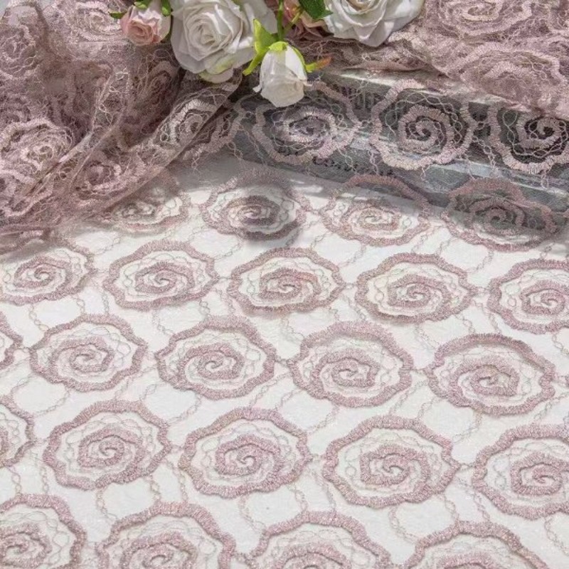 ผ้าลูกไม้ปักลายดอกกุหลาบแบบตะเ - Lace Dress บทวิจารณ์และราคา